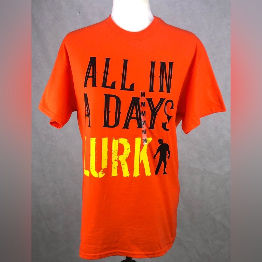 Gildan T Shirt Short Sleeve Mens Sz M All In A Days Lurk Orange Halloween new
